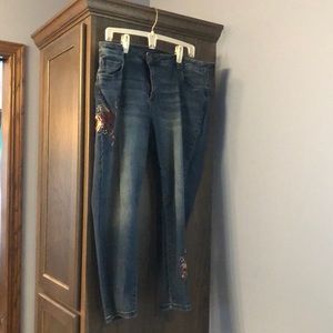 Plus size ankle skinny jeans